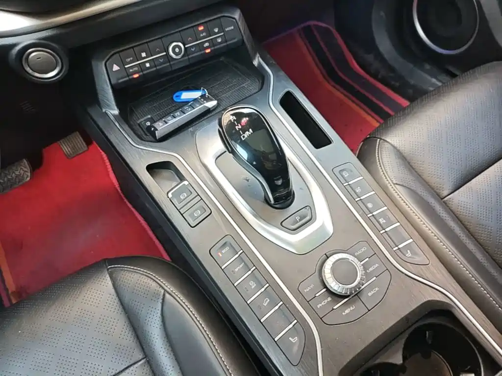 Wey Wey VV6 — миниатюра 14