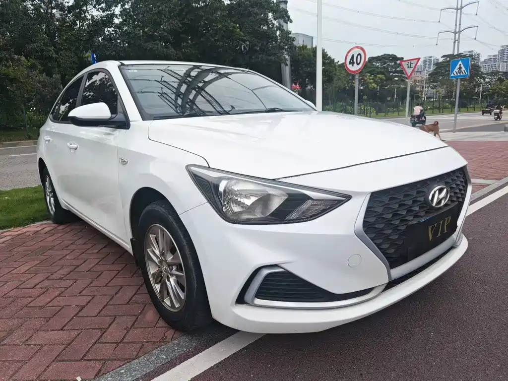 Hyundai Elantra — миниатюра 3