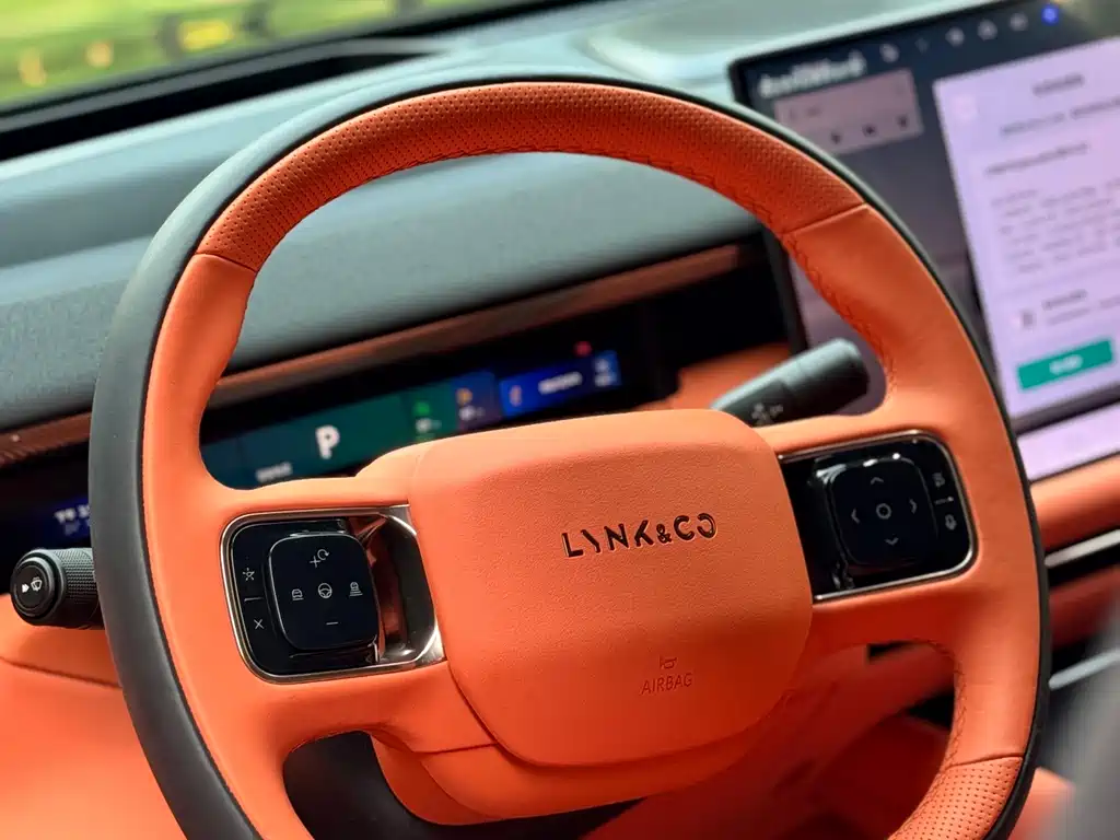 Lynk & Co 900 — миниатюра 19