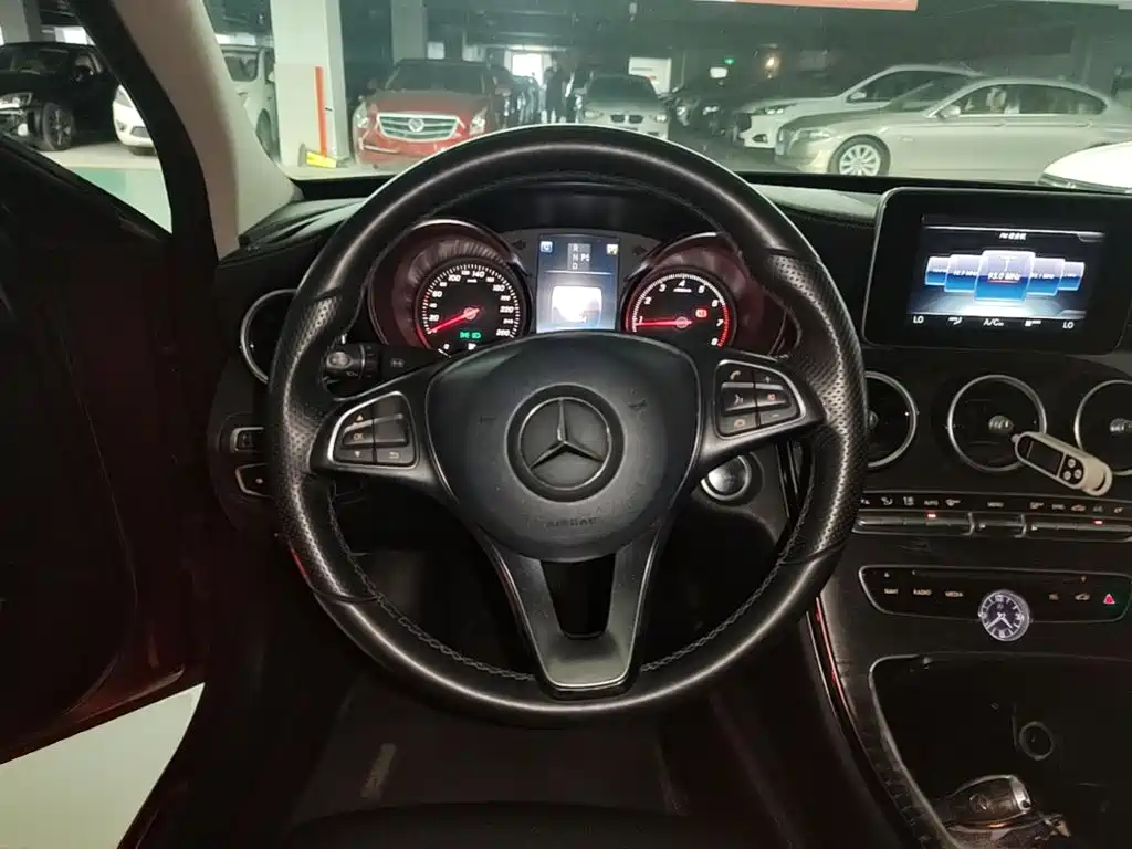 Mercedes-Benz C-Class — миниатюра 11