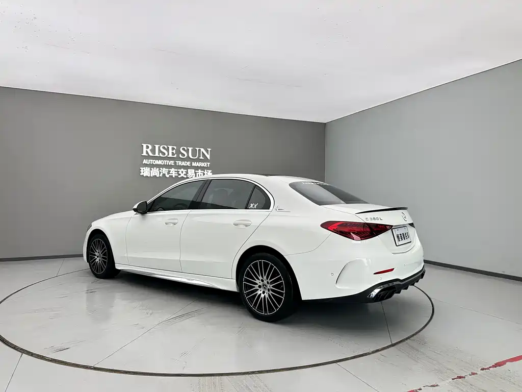 Mercedes-Benz C-Class 2023 — фото 7