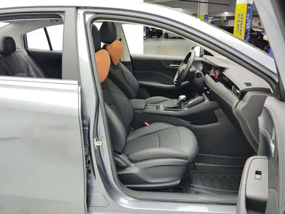 Roewe i5 — миниатюра 8
