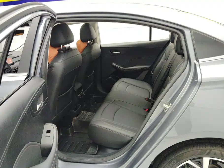 Roewe i5 — миниатюра 11