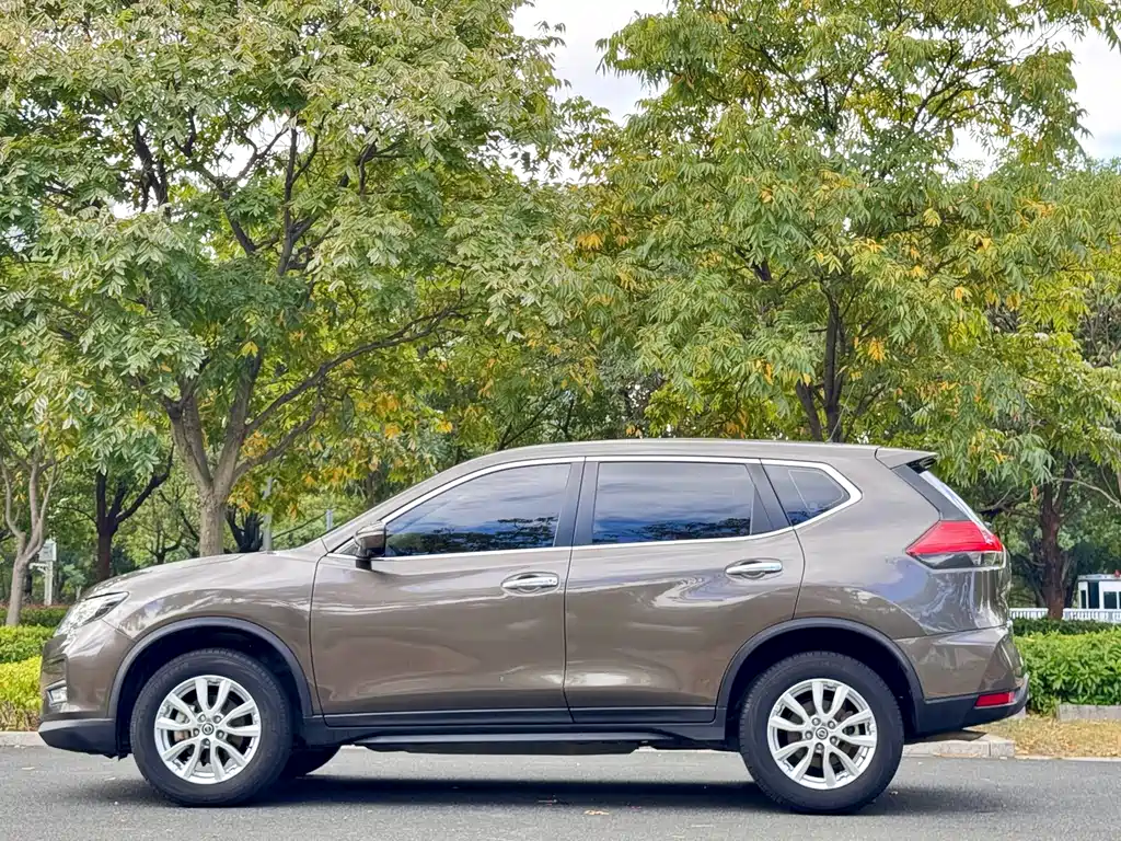 Nissan X-Trail — миниатюра 4
