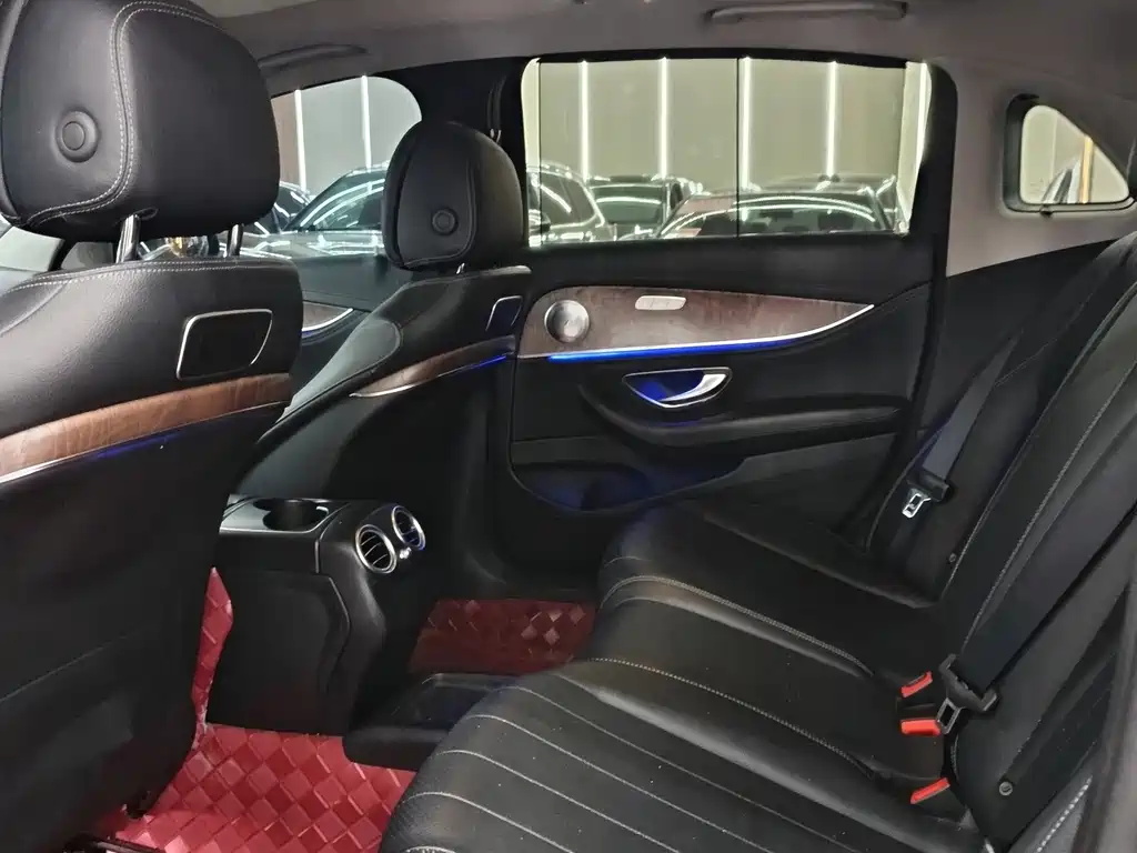 Mercedes-Benz E-Class — миниатюра 4