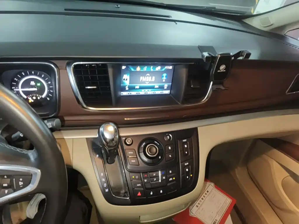 Buick GL8 — миниатюра 13