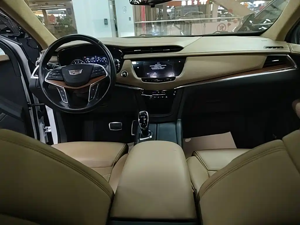 Cadillac XT5 — миниатюра 10