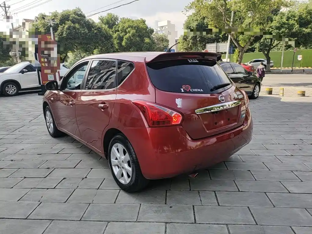 Nissan Tiida — миниатюра 5