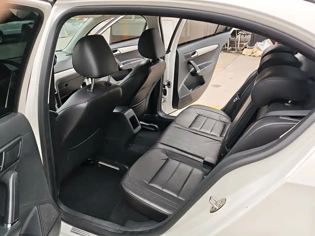 Volkswagen Lavida — миниатюра 9