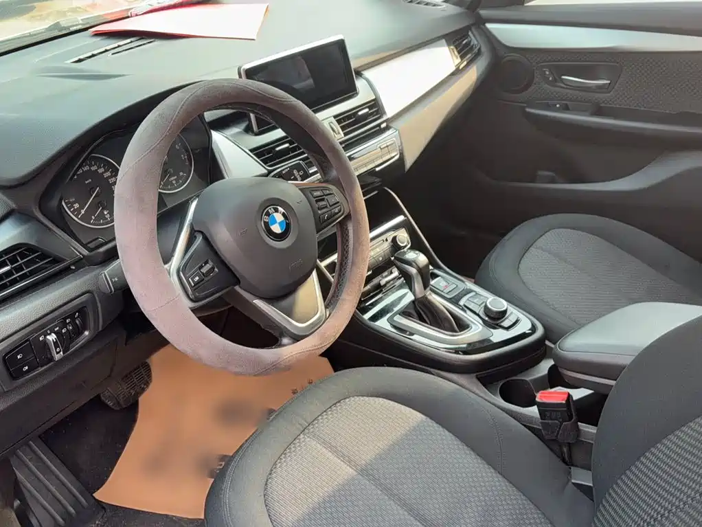 BMW 2 Series Active Tourer — миниатюра 12