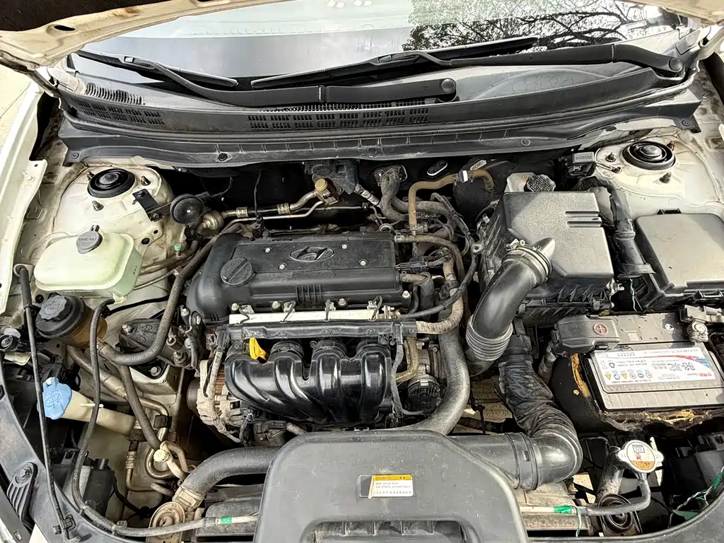 Hyundai Elantra — миниатюра 20