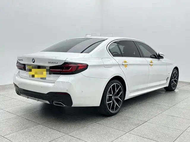 BMW 5 Series — миниатюра 6