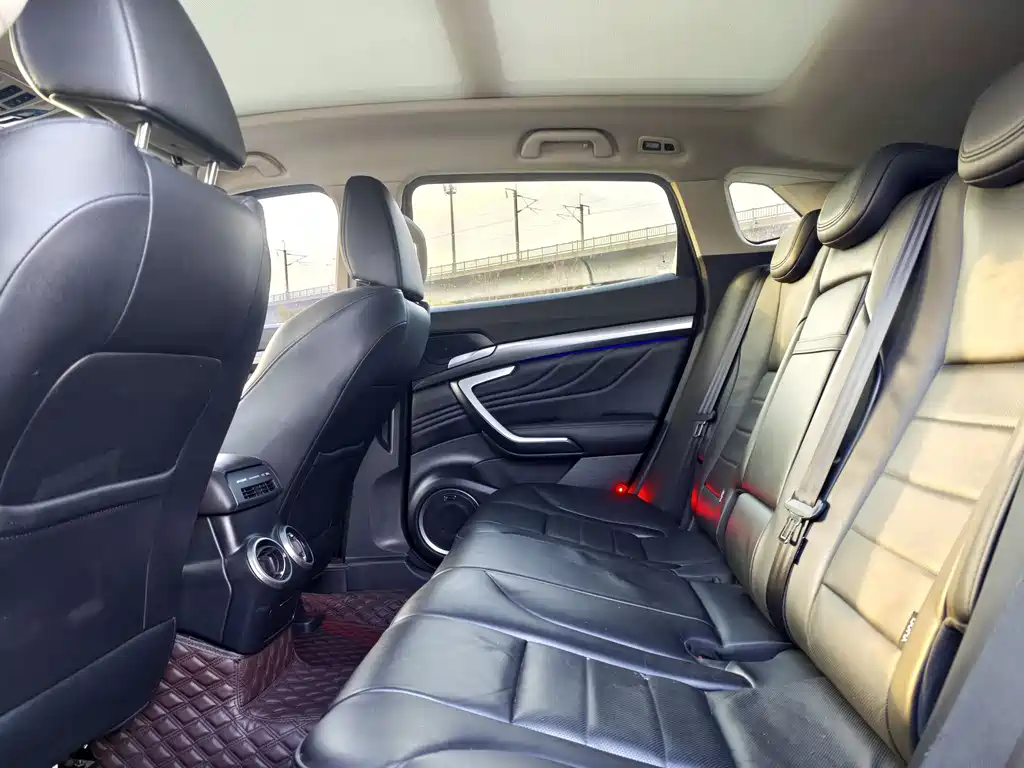 WEI PAI WEI BRAND VV7