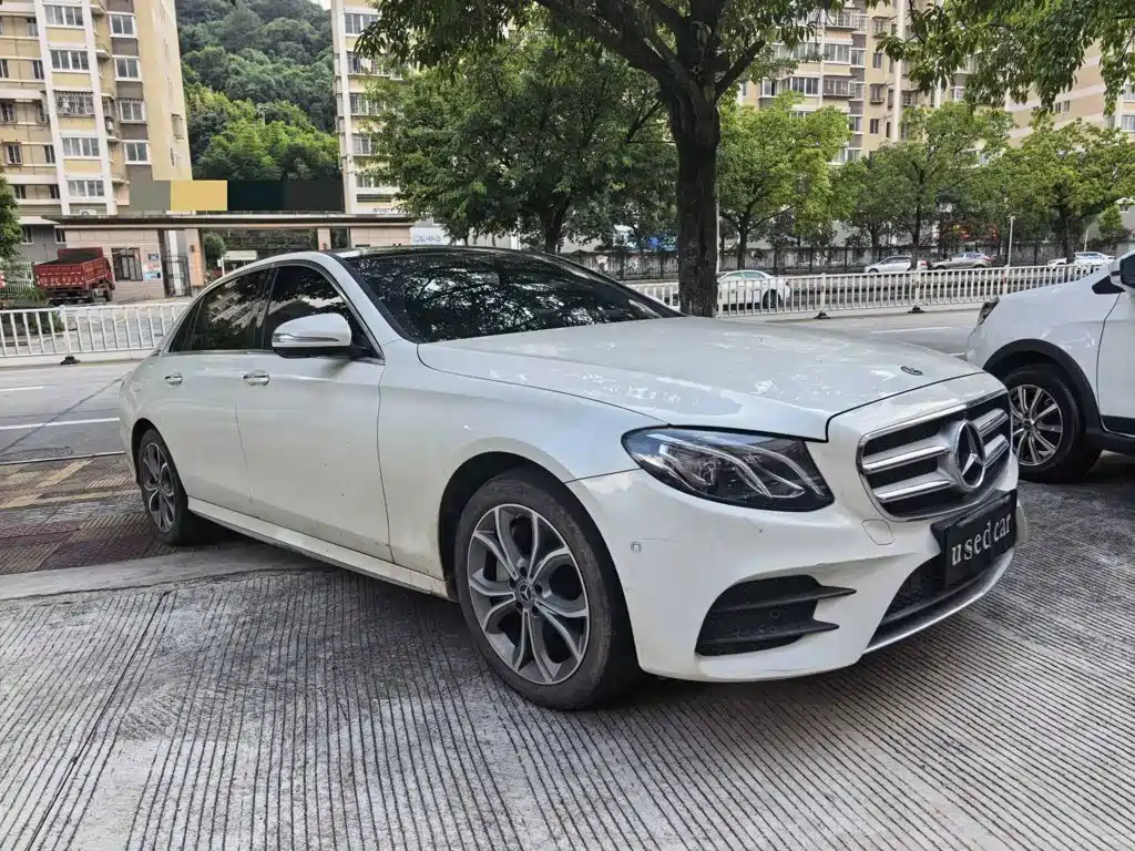 Mercedes-Benz E-Class — миниатюра 2
