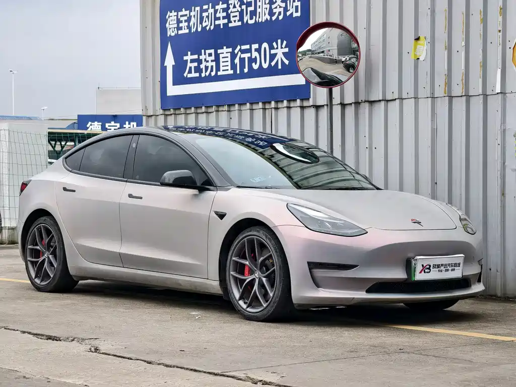 Tesla Model 3 — миниатюра 5