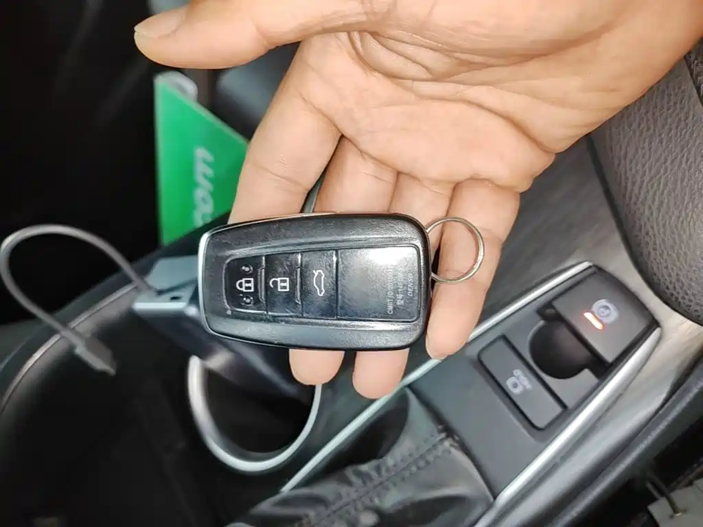 Toyota Camry — миниатюра 9