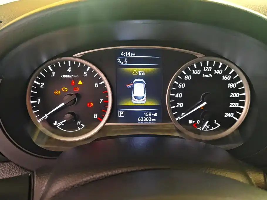 Nissan Tiida — миниатюра 14