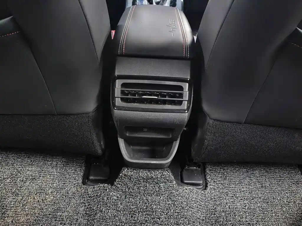Geely Emgrand S - фото 10