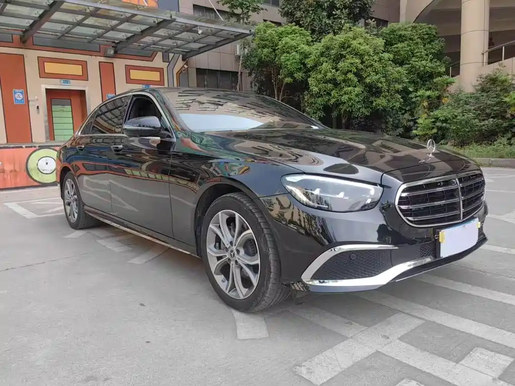 Mercedes-Benz E-Class — миниатюра 3