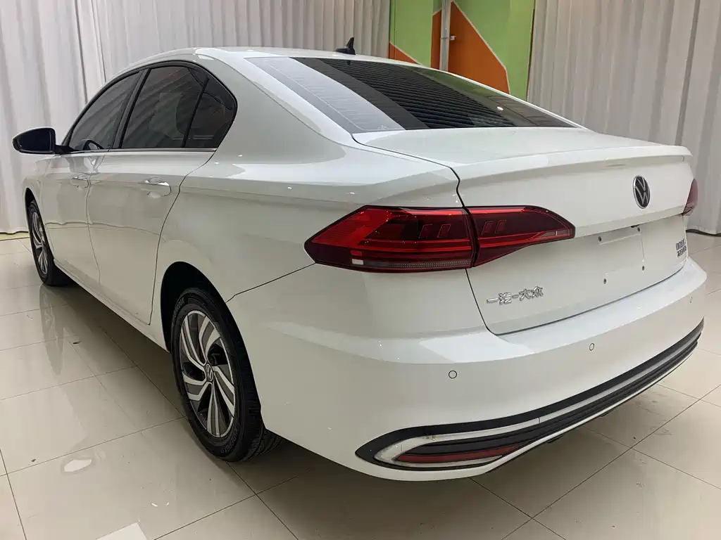 Volkswagen Bora 2023 200TSI DSG