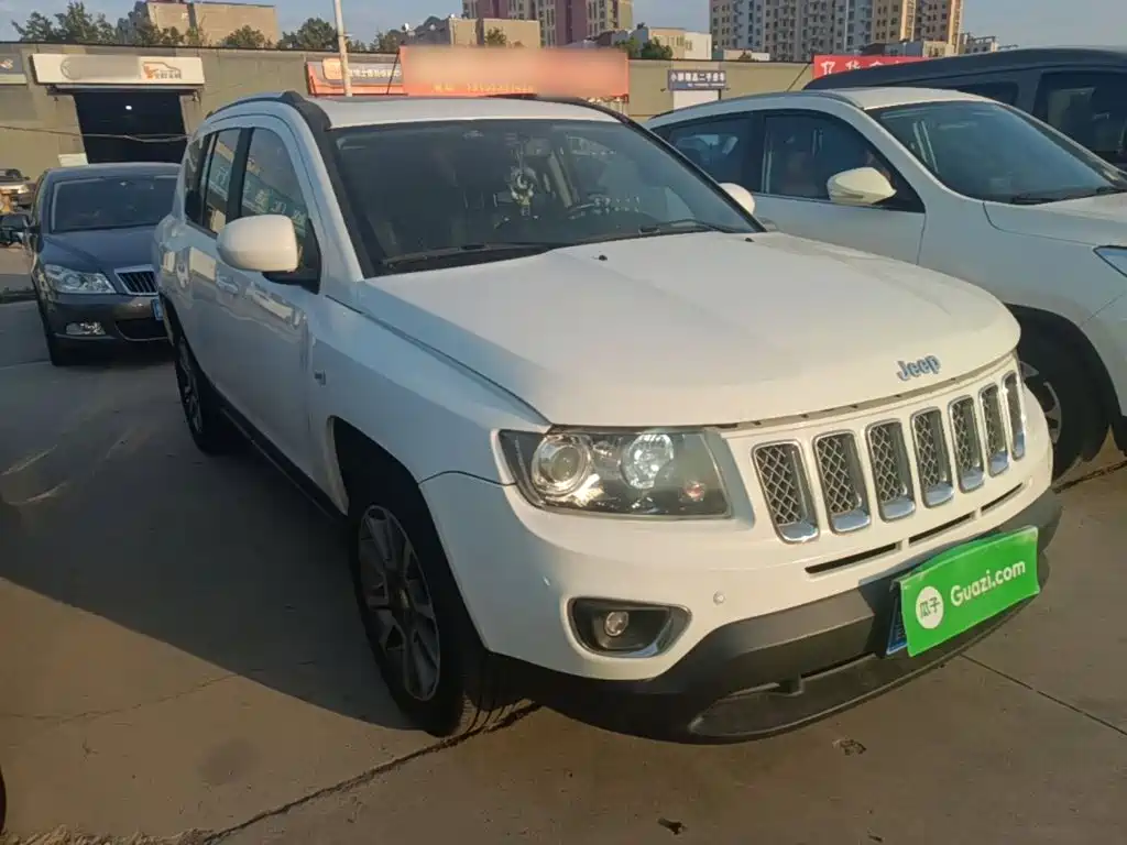 Jeep Compass (Import) — миниатюра 4