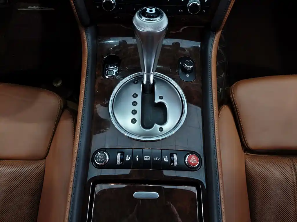 Bentley Flying Spur — миниатюра 11