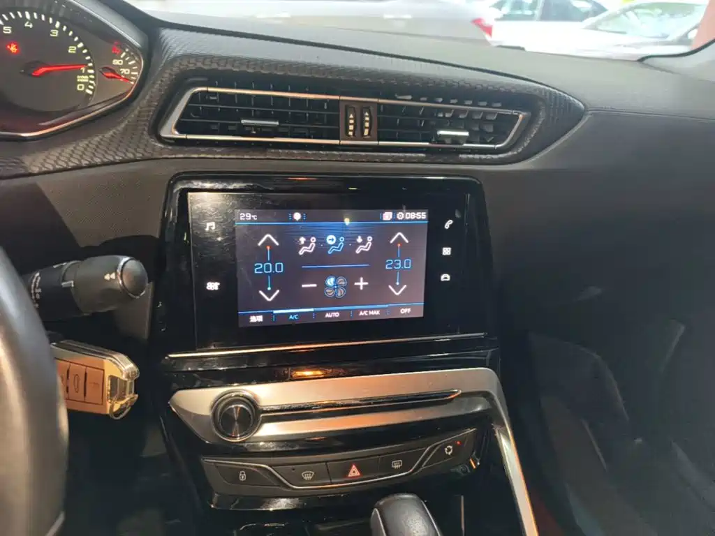 Peugeot 308 — миниатюра 13