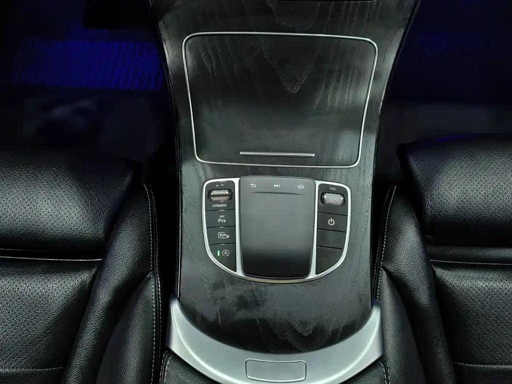 Mercedes-Benz C-Class — миниатюра 11