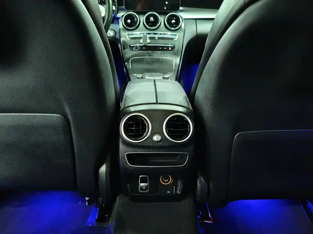 Mercedes-Benz C-Class — миниатюра 15