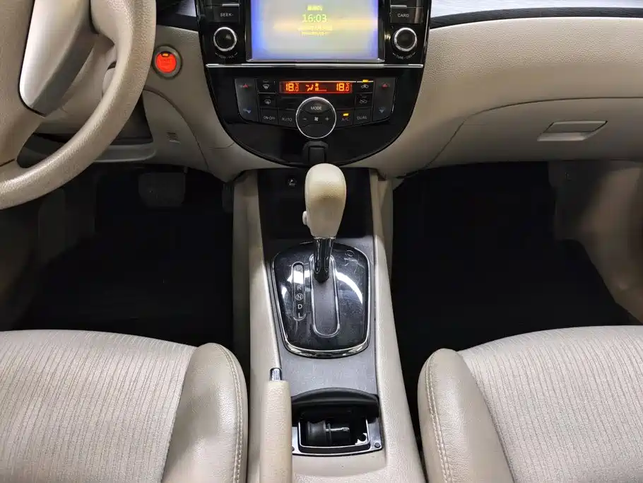 Nissan Tiida — миниатюра 16