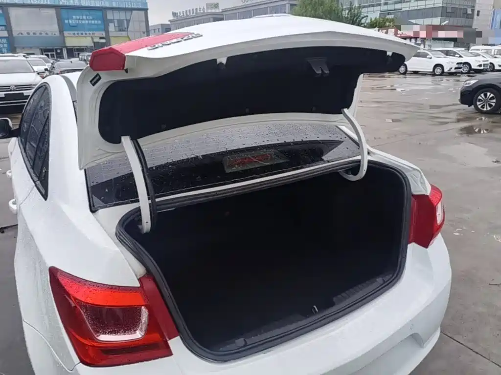Chevrolet Cruze — миниатюра 19