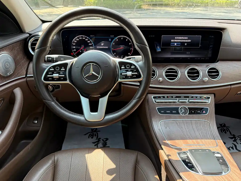 Mercedes-Benz E-Class — миниатюра 14