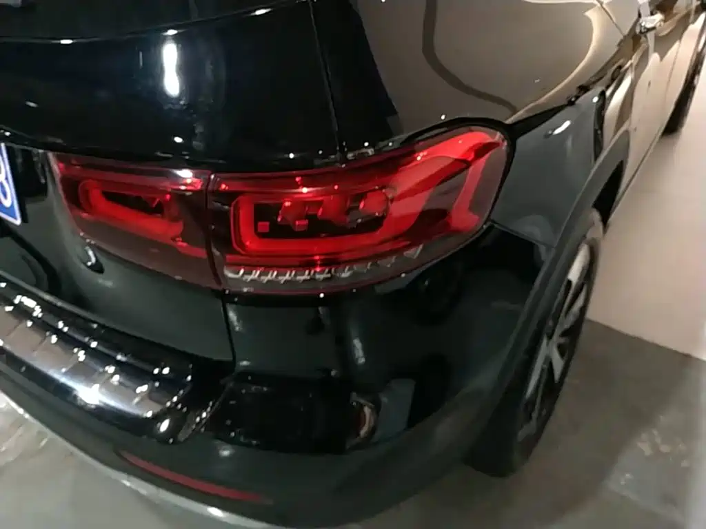 Mercedes-Benz GLB — миниатюра 8