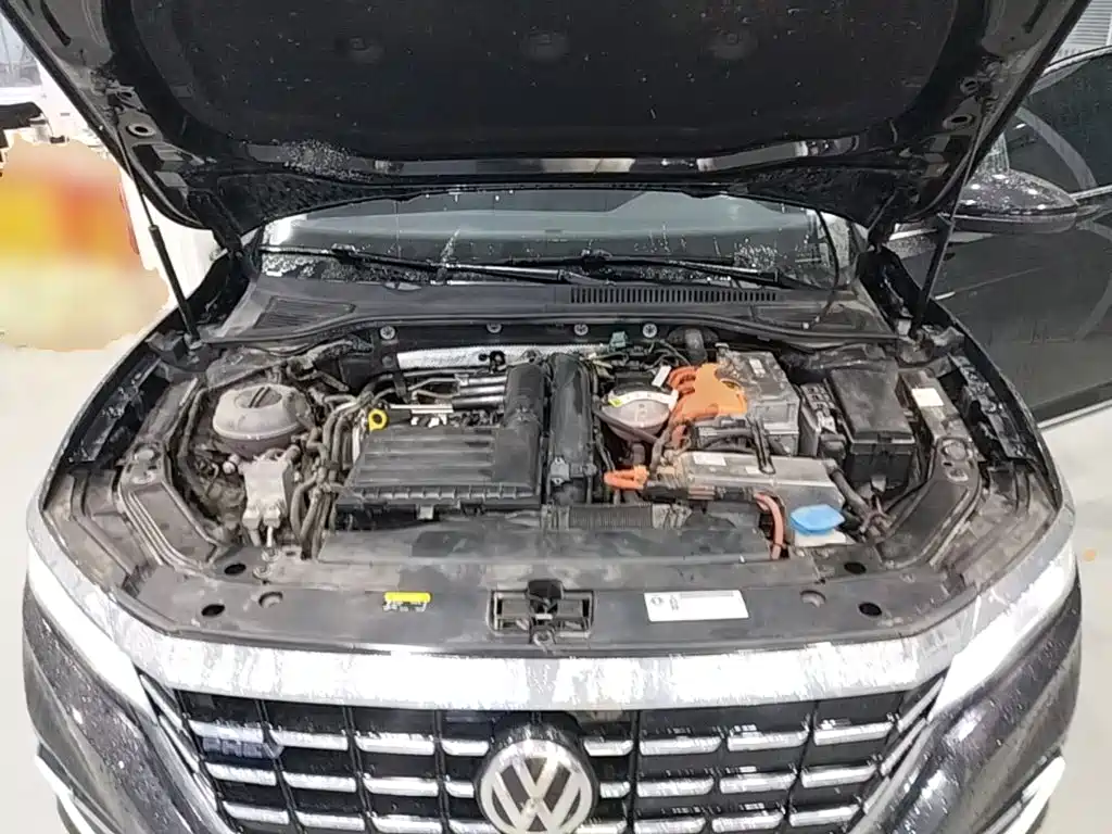 Volkswagen Passat PHEV — миниатюра 20