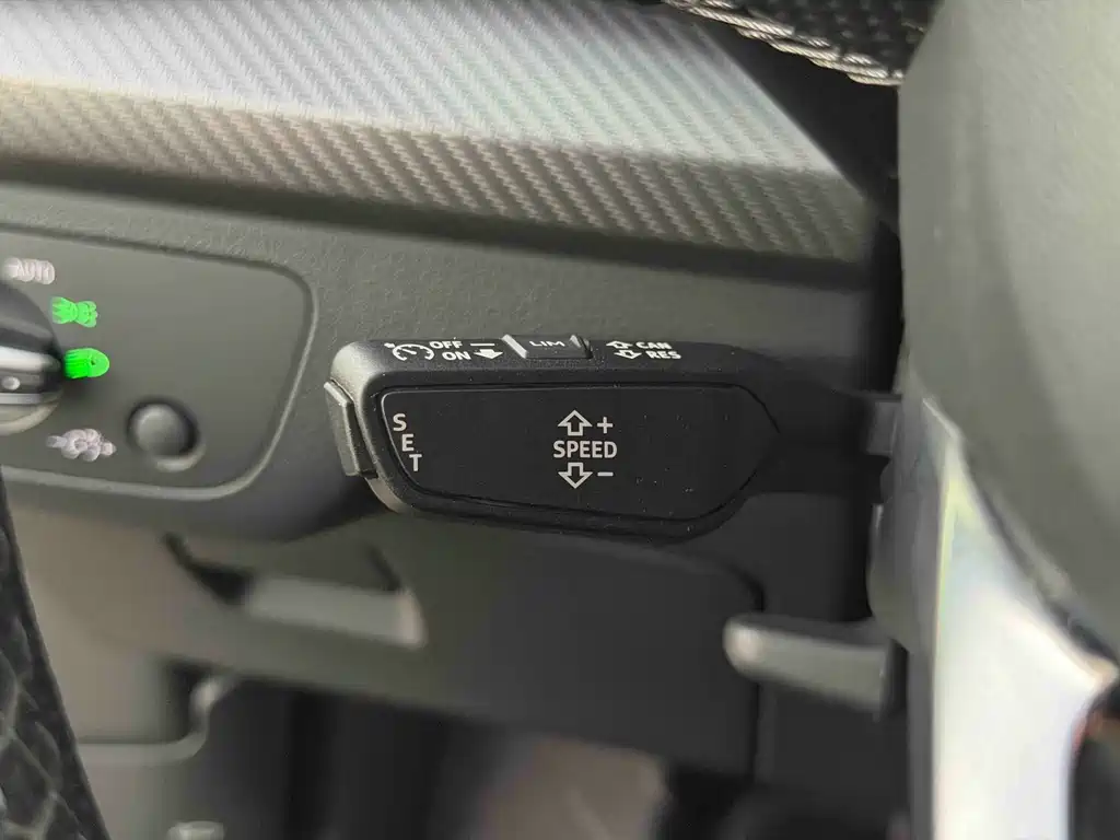 Audi Q5L Sportback — миниатюра 18