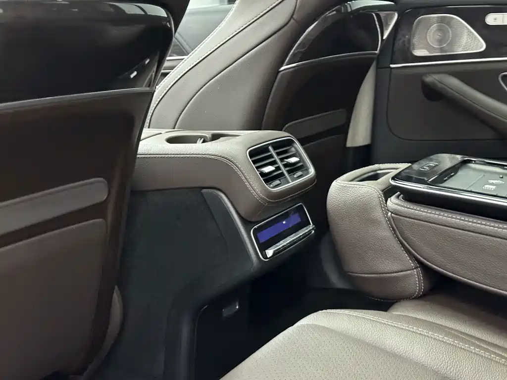 Mercedes-Benz GLS — миниатюра 19