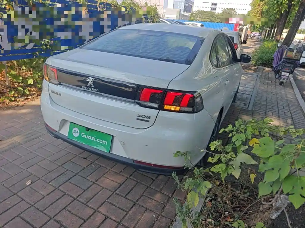 Peugeot 308 — миниатюра 7