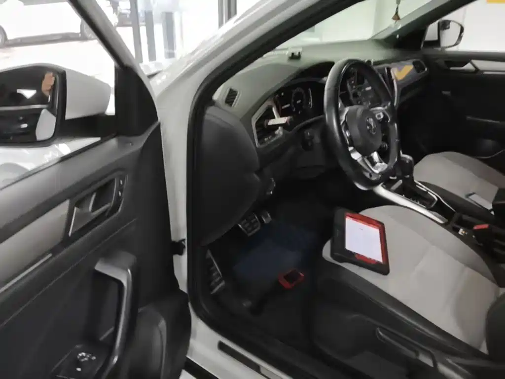 Volkswagen T-Roc — миниатюра 16