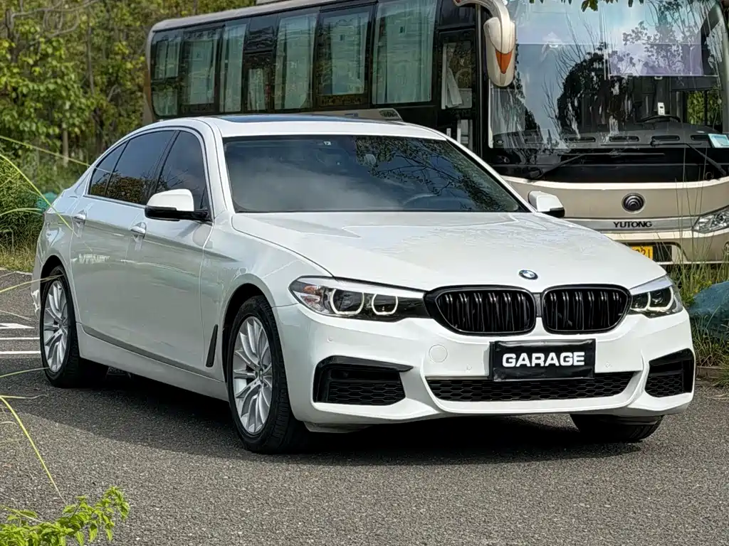 BMW 5 Series — миниатюра 3
