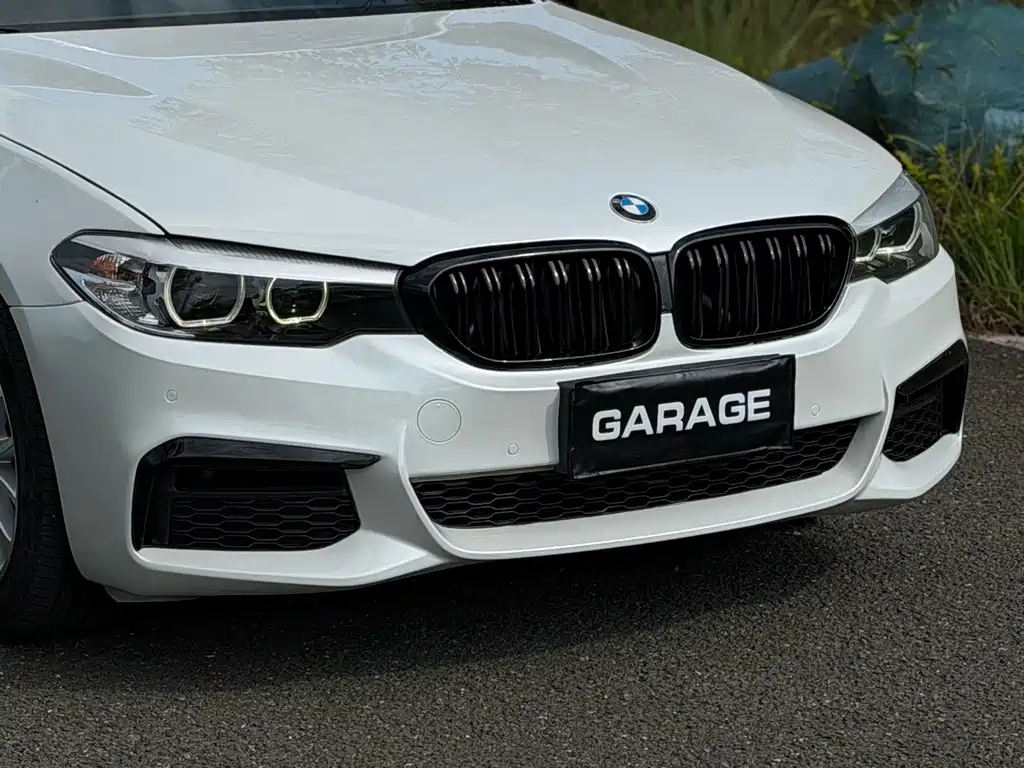 BMW 5 Series — миниатюра 4