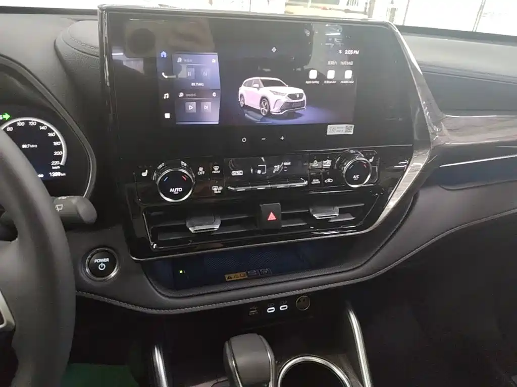 Toyota Crown Kluger — миниатюра 13