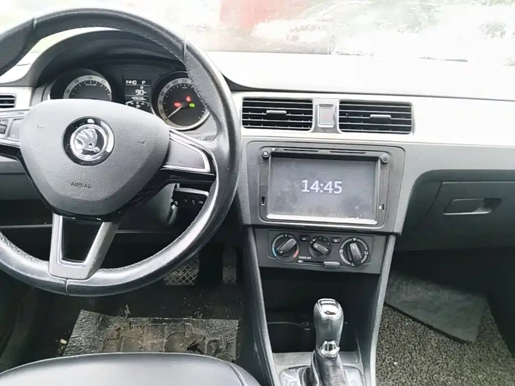 Skoda Rapid Spaceback — миниатюра 14