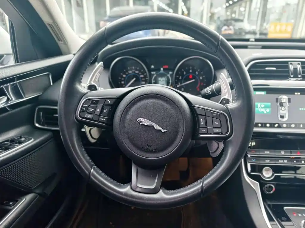 Jaguar XEL — миниатюра 13