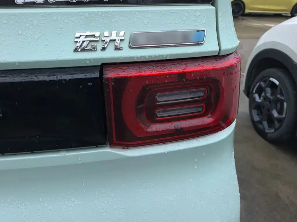 Wuling MINIEV — миниатюра 8
