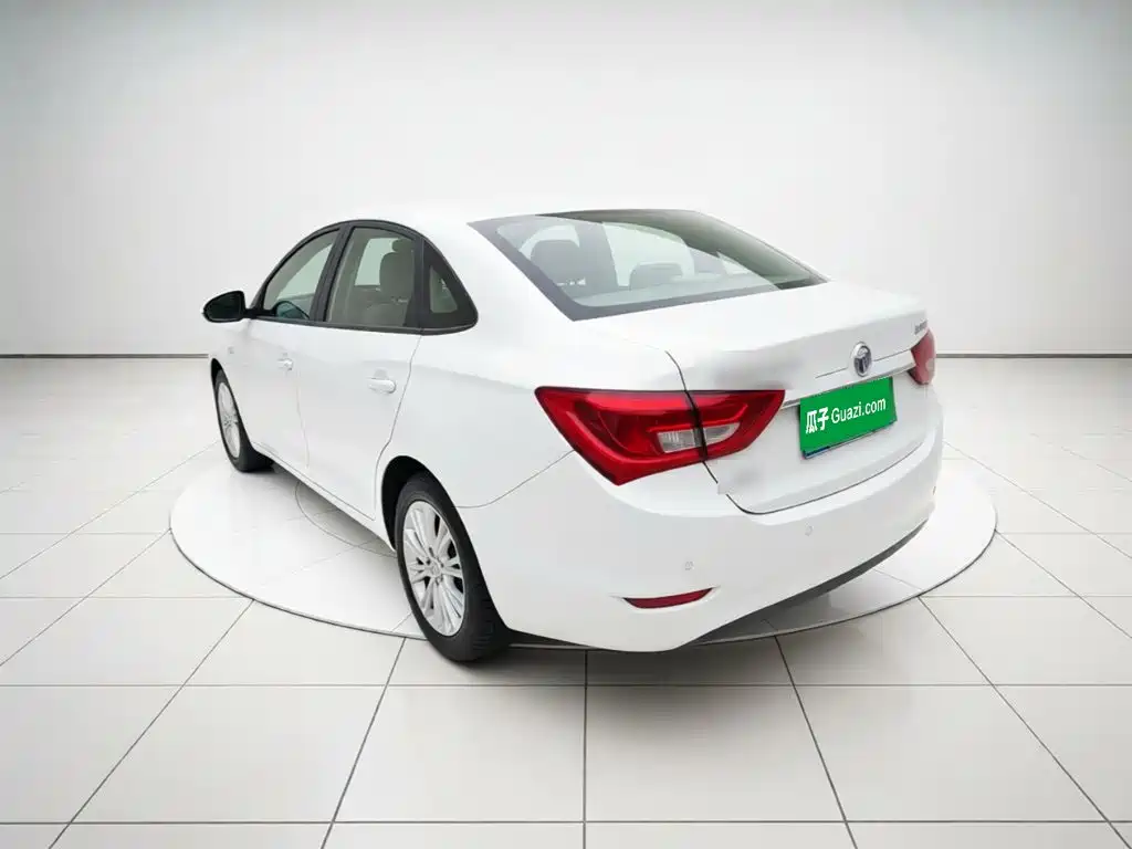 Buick Excelle — миниатюра 4