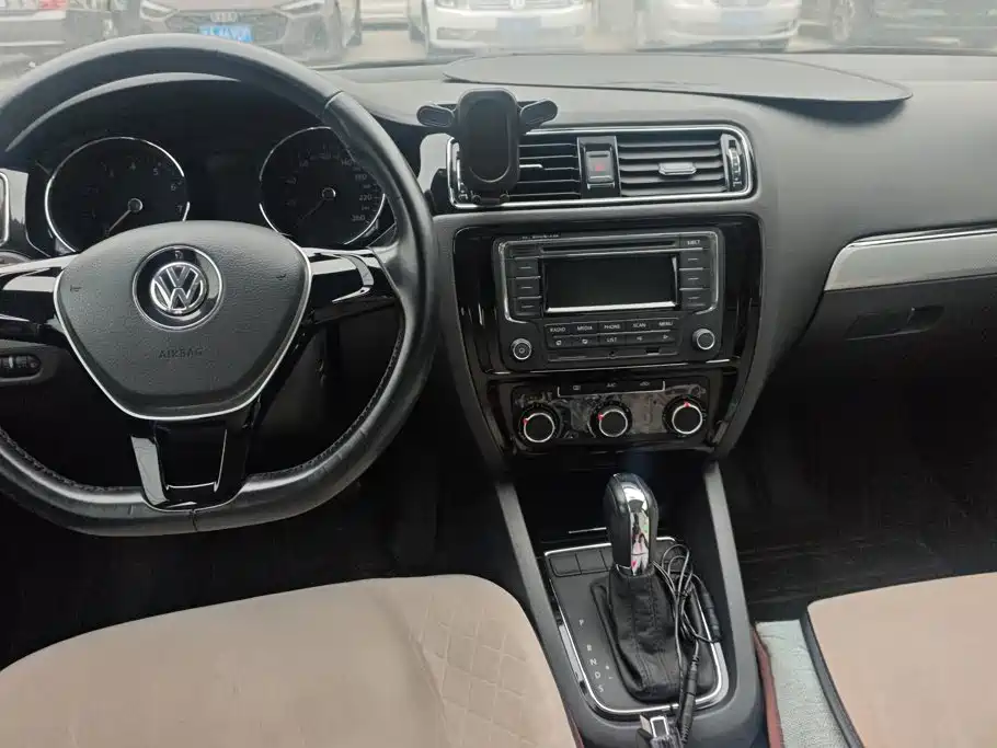 Volkswagen Sagitar — миниатюра 12