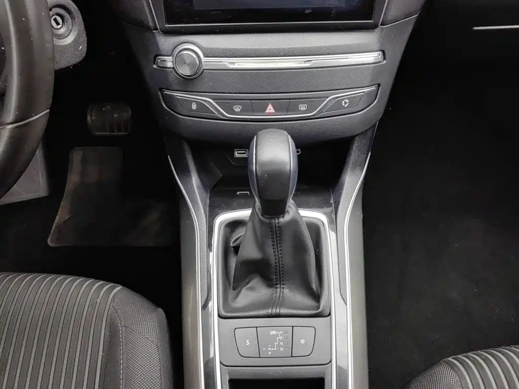 Peugeot 408 — миниатюра 13
