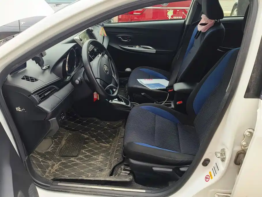 Toyota Yaris L — миниатюра 8