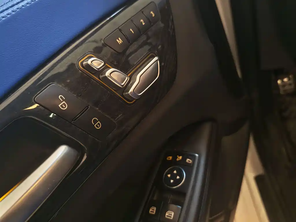 Mercedes-Benz CLS — миниатюра 17