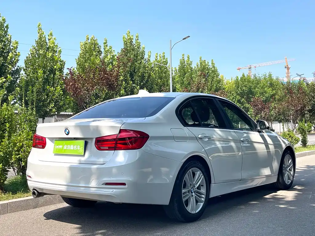 BMW 3 Series — миниатюра 21